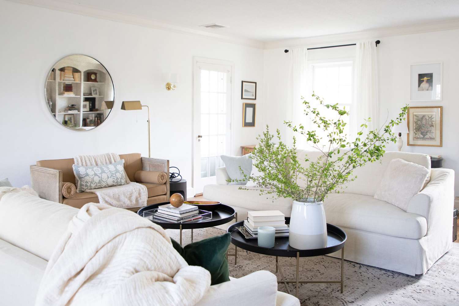 Simple Styling Tricks That Make Any Room Feel Finished - Homformation